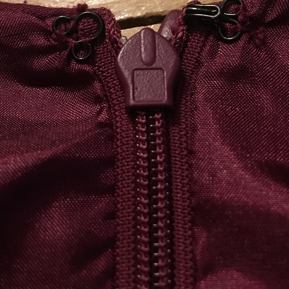 Burgundy dress - Picture 6 of 6